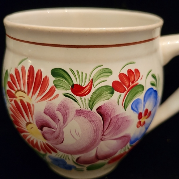 Beautiful Handcrafted and Handpainted Czek Pottery Mug. Signed and numbered. - Picture 2 of 5
